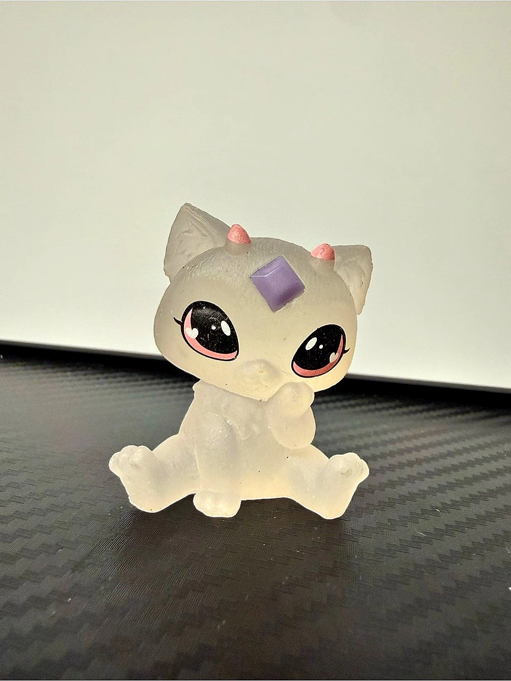 Magic Mixies Mixlings Priya Translucent Cat Figure Pink Horns